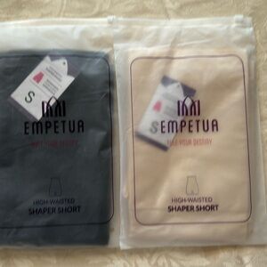 Empetua 2 high waisted shaper short , small new in package black & peach color